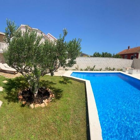 Villa Mediterra Garden&Pool Bol Exterior foto