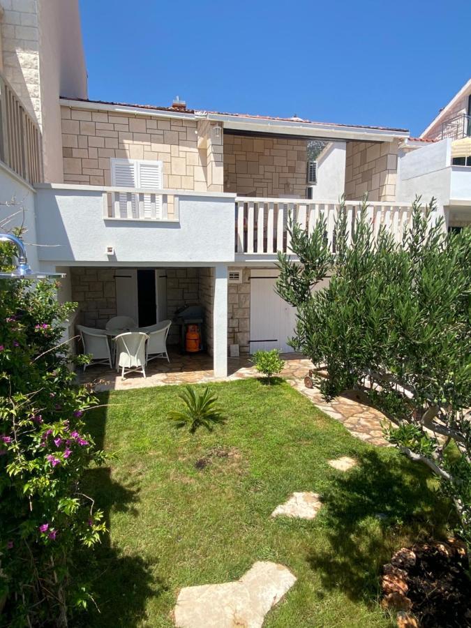 Villa Mediterra Garden&Pool Bol Exterior foto