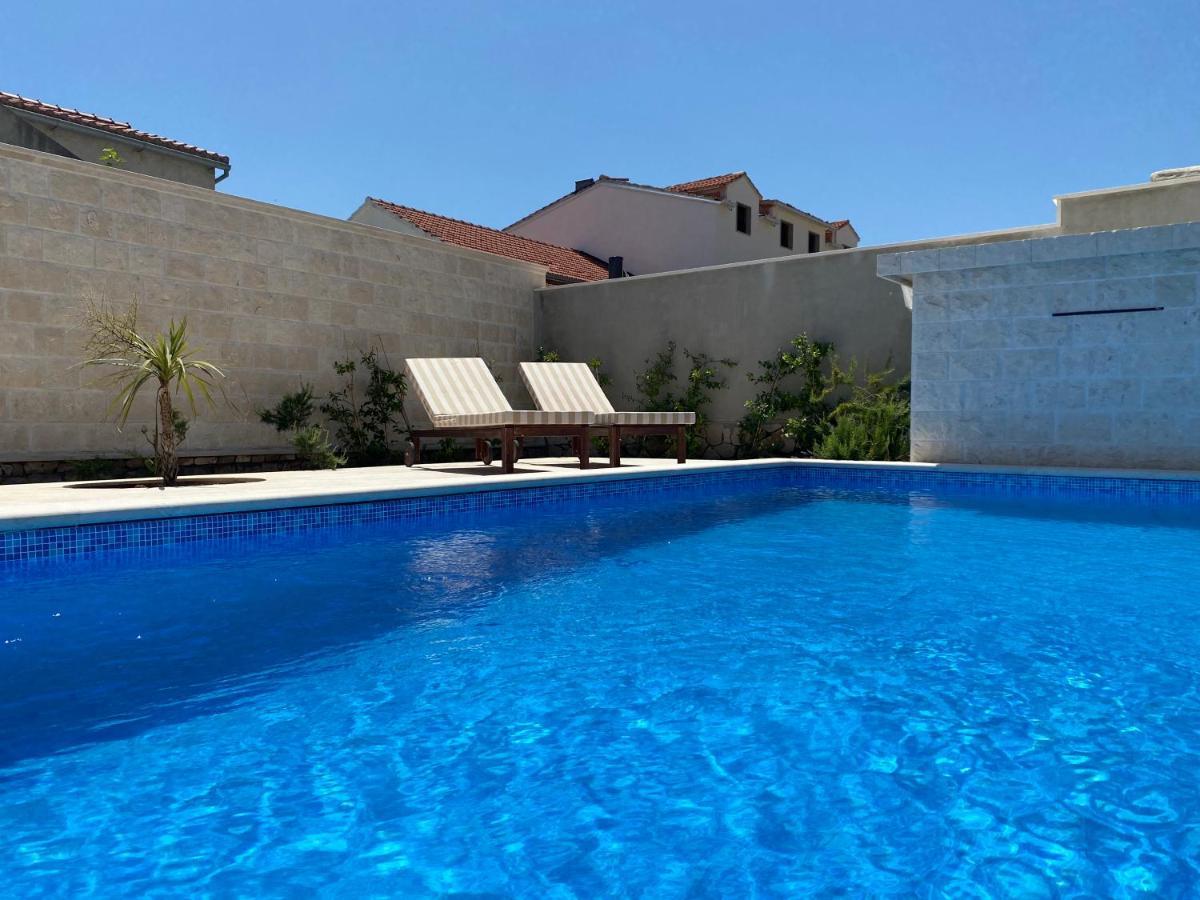 Villa Mediterra Garden&Pool Bol Exterior foto